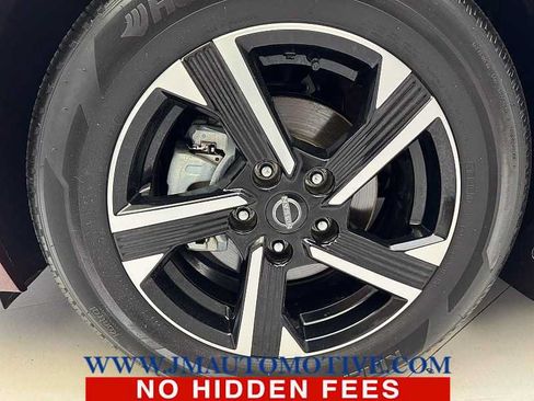 Used 2025 Nissan Sentra SV w/ All-Weather Package FWD image 9
