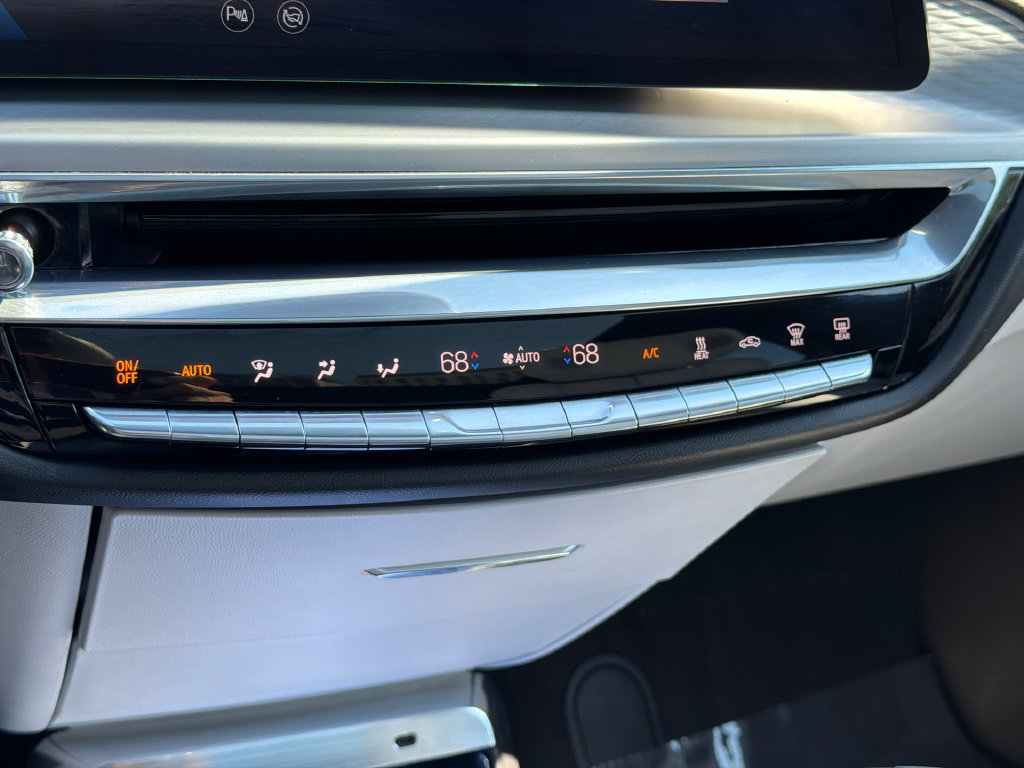Used 2024 Cadillac Lyriq Luxury AWD/4WD image 30