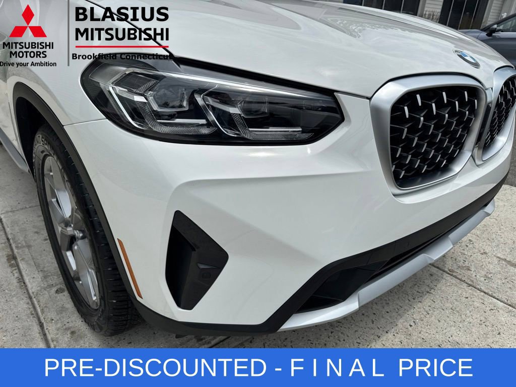 Used 2025 BMW X4 xDrive30i AWD/4WD image 16