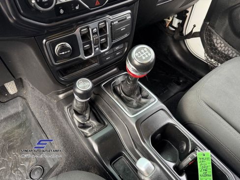 Used 2020 Jeep Gladiator Sport w/ Quick Order Package 23S image 39