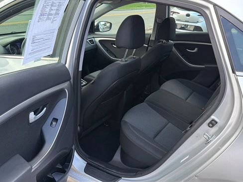 Used 2017 Hyundai Elantra GT FWD image 28