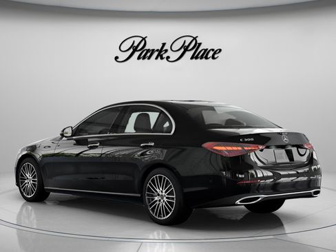 Used 2025 Mercedes-Benz C 300 Sedan image 13