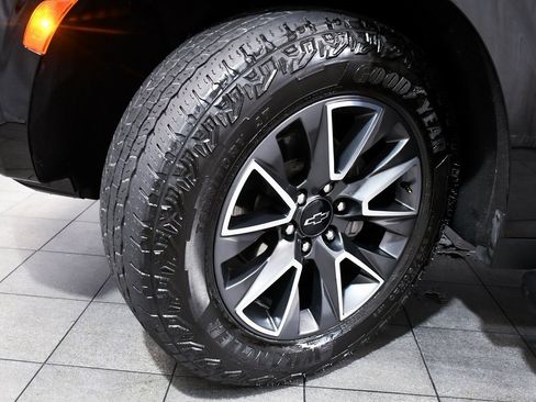 Used 2023 Chevrolet Tahoe Z71 w/ Z71 Off-Road Package image 7