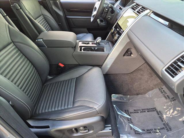 Certified 2025 Land Rover Discovery S AWD/4WD image 23