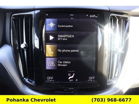 Used 2021 Volvo XC60 T5 Momentum w/ Premium Package image 14