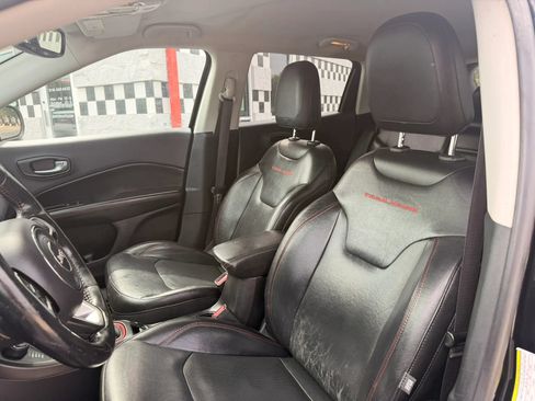 Used 2018 Jeep Compass Trailhawk w/ Leather Interior Group AWD/4WD image 12