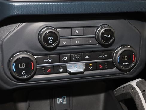 Used 2023 Ford Bronco Outer Banks image 30