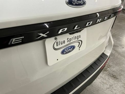 New 2026 Ford Explorer Active w/ Active Comfort Package AWD/4WD image 7