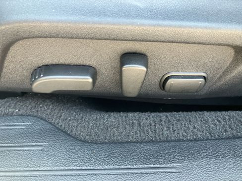Used 2019 Subaru Outback 2.5i Touring w/ Popular Package #3A AWD/4WD image 11