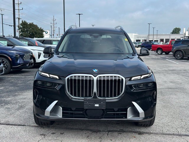 Certified 2025 BMW X7 xDrive40i AWD/4WD image 2