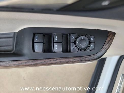 Used 2023 GMC Acadia Denali AWD/4WD image 17
