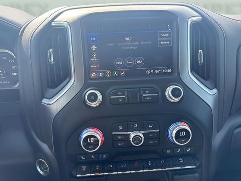 Used 2022 GMC Sierra 2500 Denali w/ Denali Ultimate Package AWD/4WD image 9