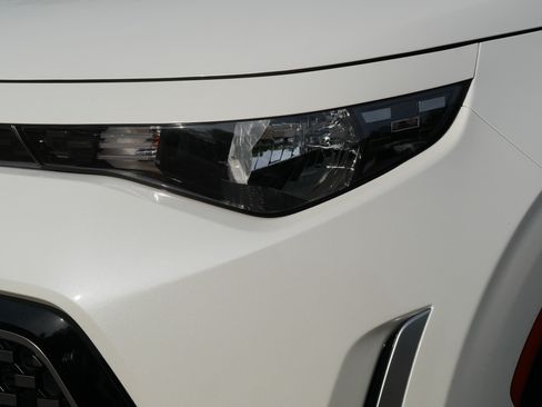 Certified 2025 Kia Soul EX FWD image 16