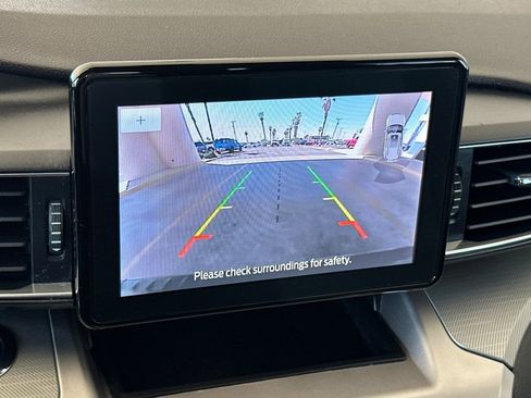 Used 2022 Ford Explorer XLT w/ Equipment Group 202A image 24