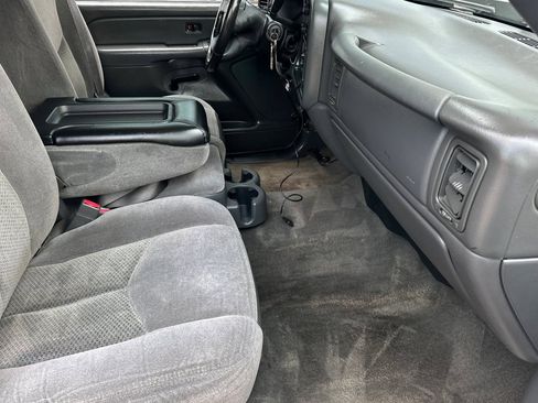 Used 2006 Chevrolet Silverado 1500 LT w/ Light Duty Power Package AWD/4WD image 14