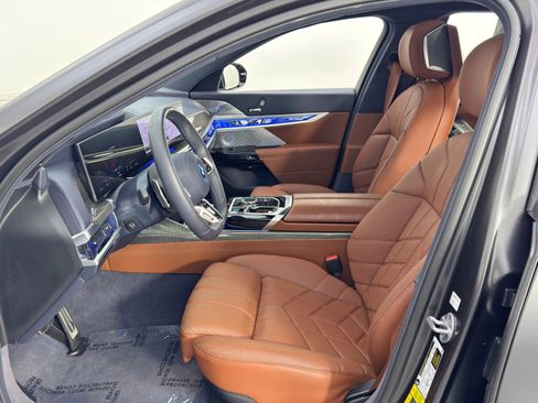 Used 2023 BMW i7 xDrive60 image 18