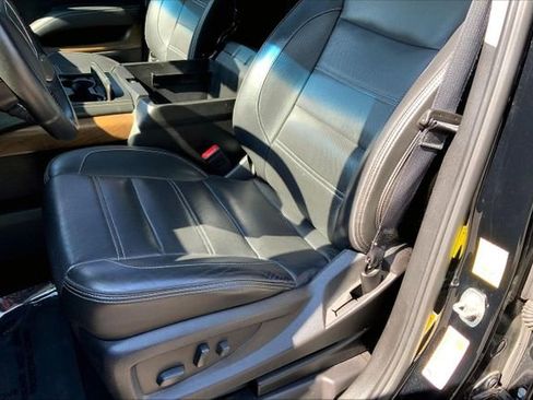 Used 2018 GMC Yukon Denali w/ Open Road Package AWD/4WD image 29