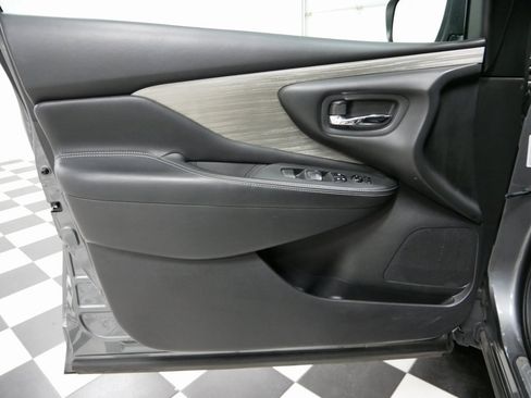 Used 2017 Nissan Murano S image 13