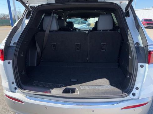 Used 2024 Buick Enclave Premium image 23