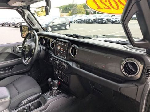 Certified 2021 Jeep Wrangler Unlimited Sahara image 24