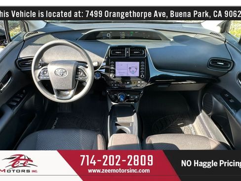 Used 2020 Toyota Prius LE FWD image 17