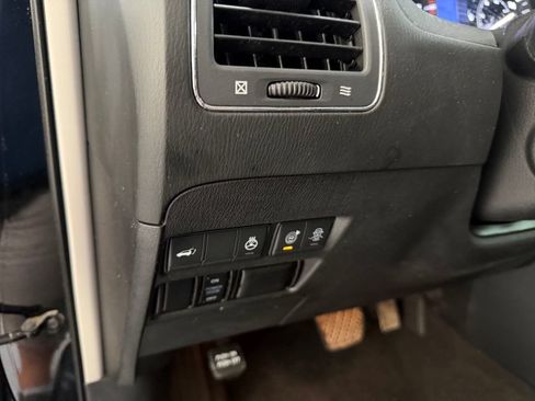 Used 2020 Nissan Armada Platinum w/ Captain's Chairs Package AWD/4WD image 6