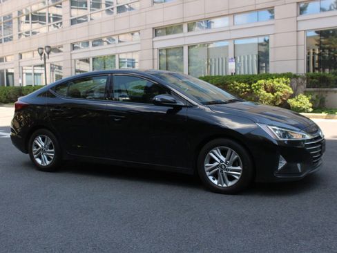 Used 2020 Hyundai Elantra SEL FWD image 2