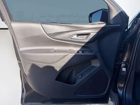 Used 2019 Chevrolet Equinox LT w/ Sun & Navigation Package image 22