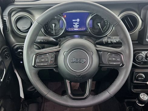 Used 2023 Jeep Wrangler Unlimited w/ Cold Weather Group AWD/4WD image 18