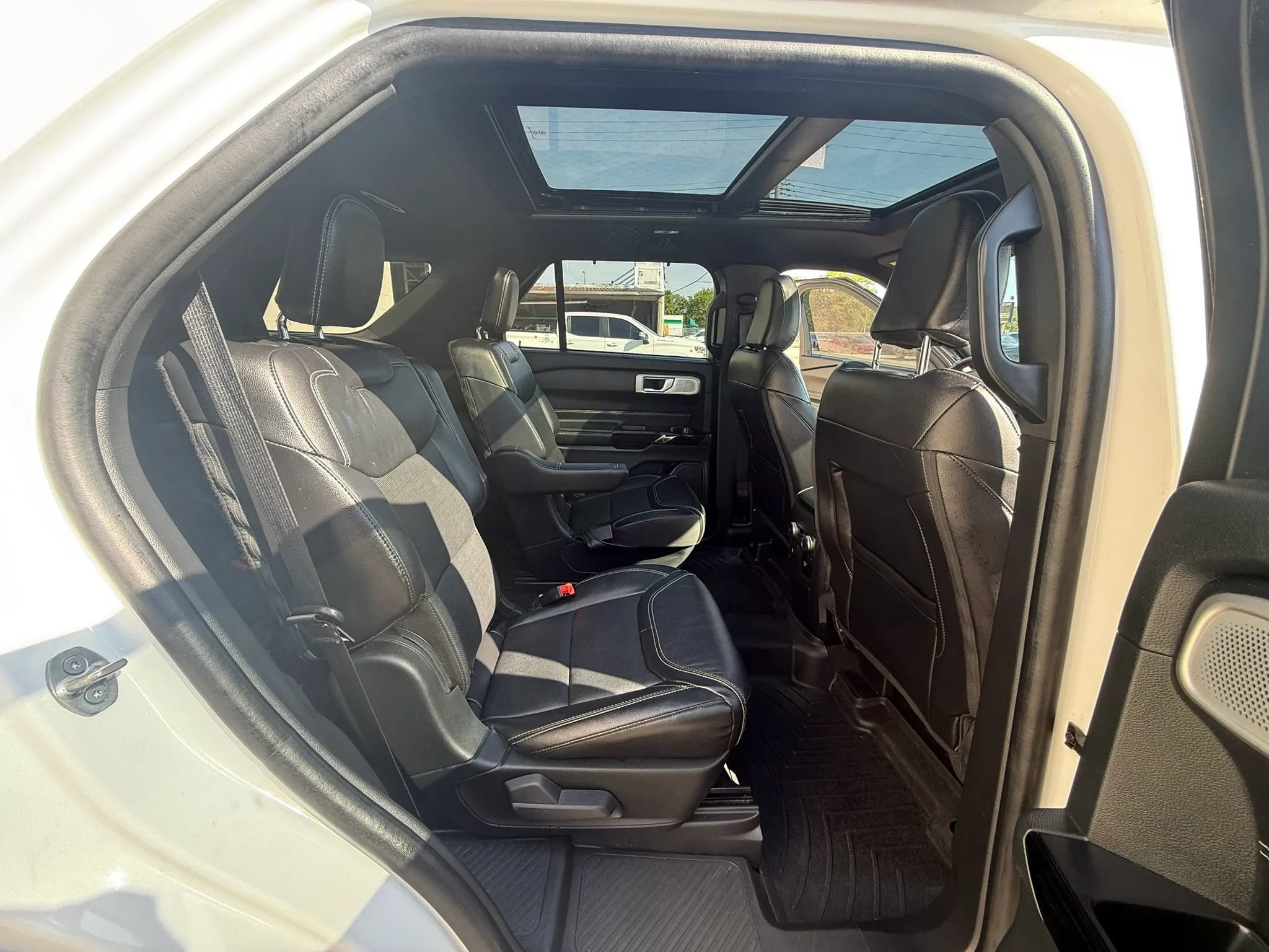 Used 2022 Ford Explorer ST w/ Equipment Group 401A AWD/4WD image 38