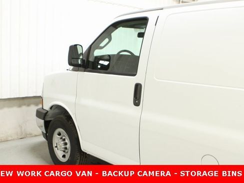 New 2025 Chevrolet Express 2500 w/ Driver Convenience Package image 28