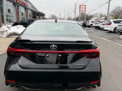 Used 2019 Toyota Avalon Touring image 3