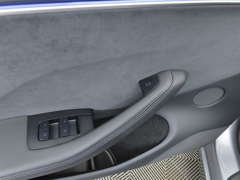 Used 2025 Tesla Model 3 Long Range image 23