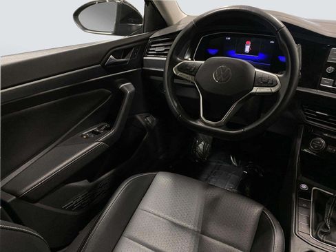 Used 2024 Volkswagen Jetta SE FWD image 22