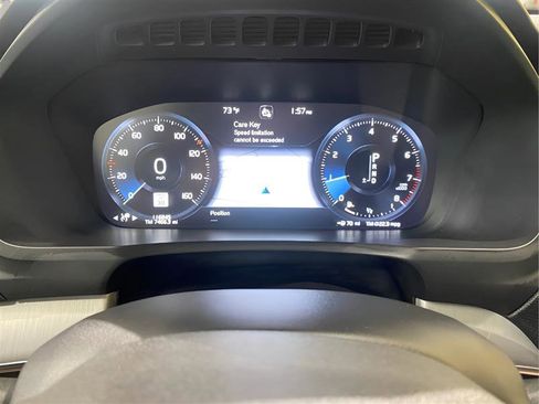 Used 2021 Volvo XC90 T5 Momentum w/ Climate Package image 12