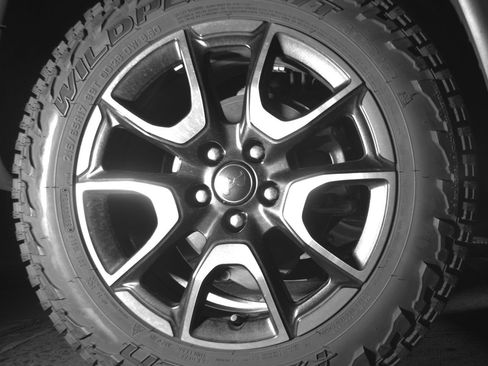 Used 2025 Jeep Compass Trailhawk AWD/4WD image 15