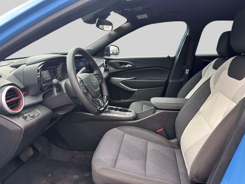 Certified 2024 Chevrolet Trax RS w/ Driver Confidence Package FWD image 14