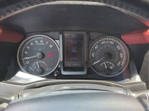 Used 2020 Toyota Tacoma TRD Off-Road w/ Technology Package AWD/4WD image 20