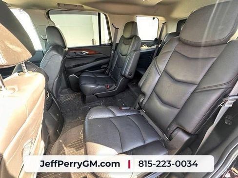 Used 2020 Cadillac Escalade Premium Luxury AWD/4WD image 23