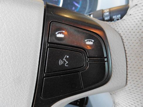 Used 2014 Toyota Sienna XLE FWD image 17