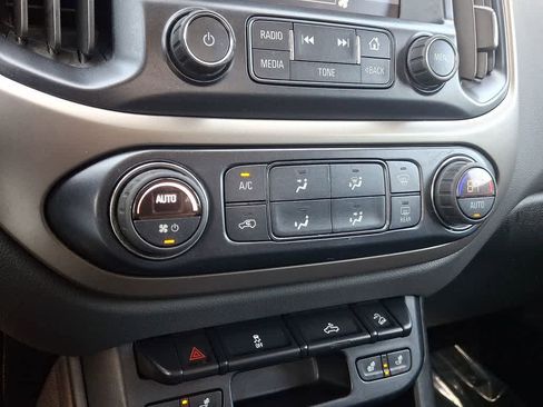 Used 2017 Chevrolet Colorado Z71 RWD image 14