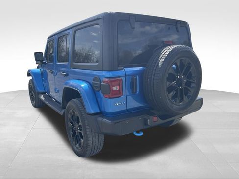 Used 2023 Jeep Wrangler Unlimited Sahara w/ Cold Weather Group image 14