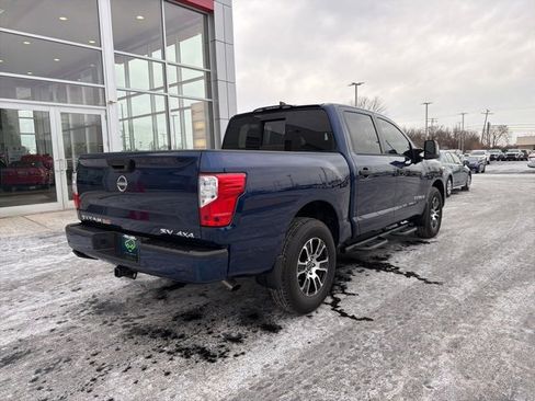Used 2024 Nissan Titan SV w/ SV Convenience Package image 7