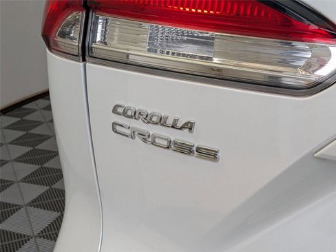 Used 2024 Toyota Corolla Cross L image 7