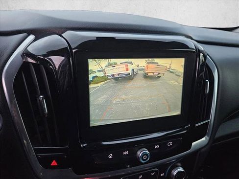 Used 2019 Chevrolet Traverse LT w/ LPO, Black Accent Package image 13