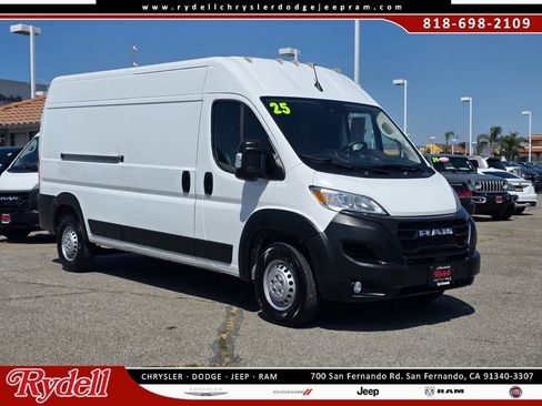 Used 2025 RAM ProMaster 2500 w/ Convenience Group FWD image 1