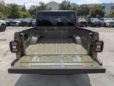 New 2026 Jeep Gladiator Sport AWD/4WD image 12