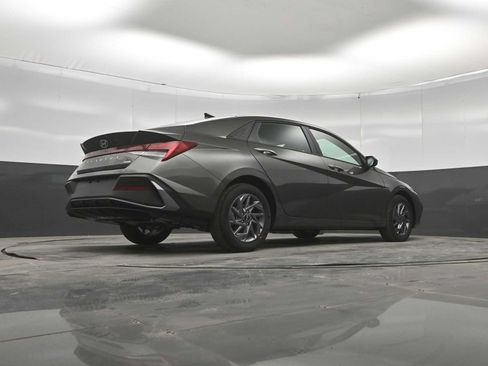 New 2026 Hyundai Elantra Hybrid FWD image 39