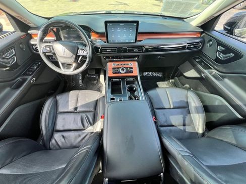 Used 2024 Lincoln Aviator Reserve AWD/4WD image 8
