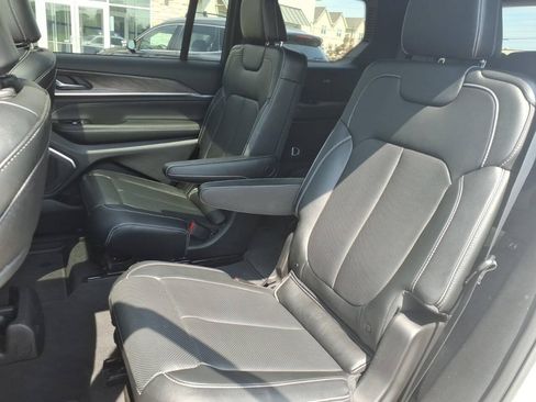 Used 2024 Jeep Grand Cherokee L Overland AWD/4WD image 23